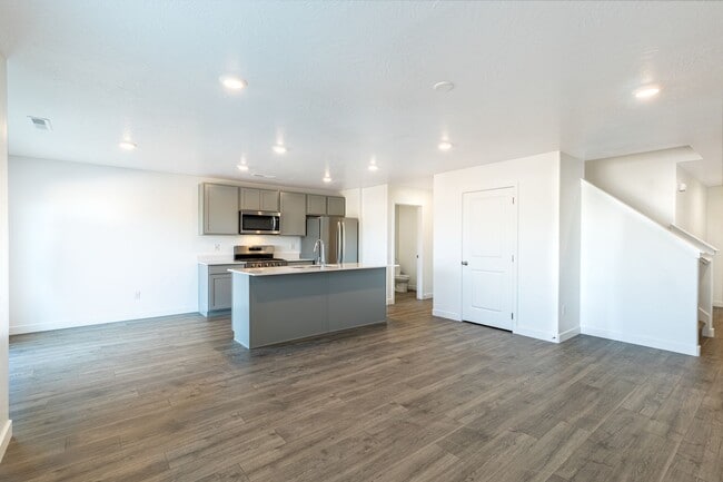 Building Photo - Townhome in Long Valley Community