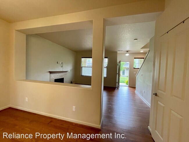 Building Photo - 3 br, 2.5 bath House - 10533 NE Summer Fal...