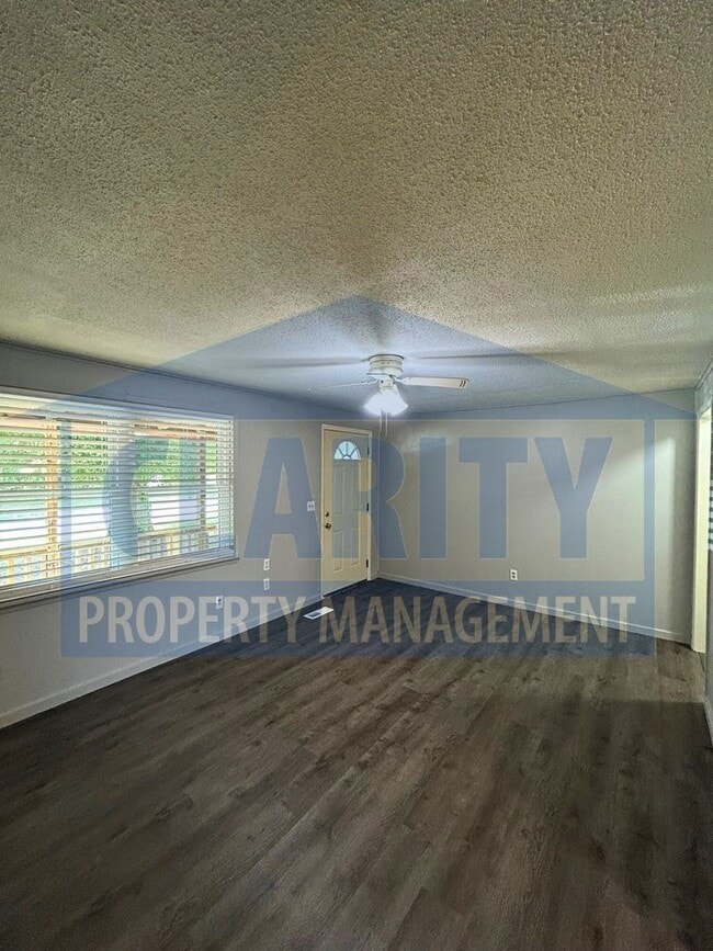 Building Photo - Charming 3-Bedroom, 1-Bath Home with Bonus...
