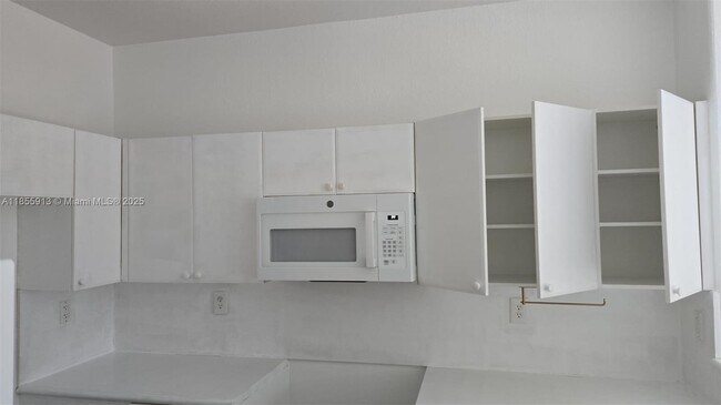 Building Photo - 1663 SE 27th Dr