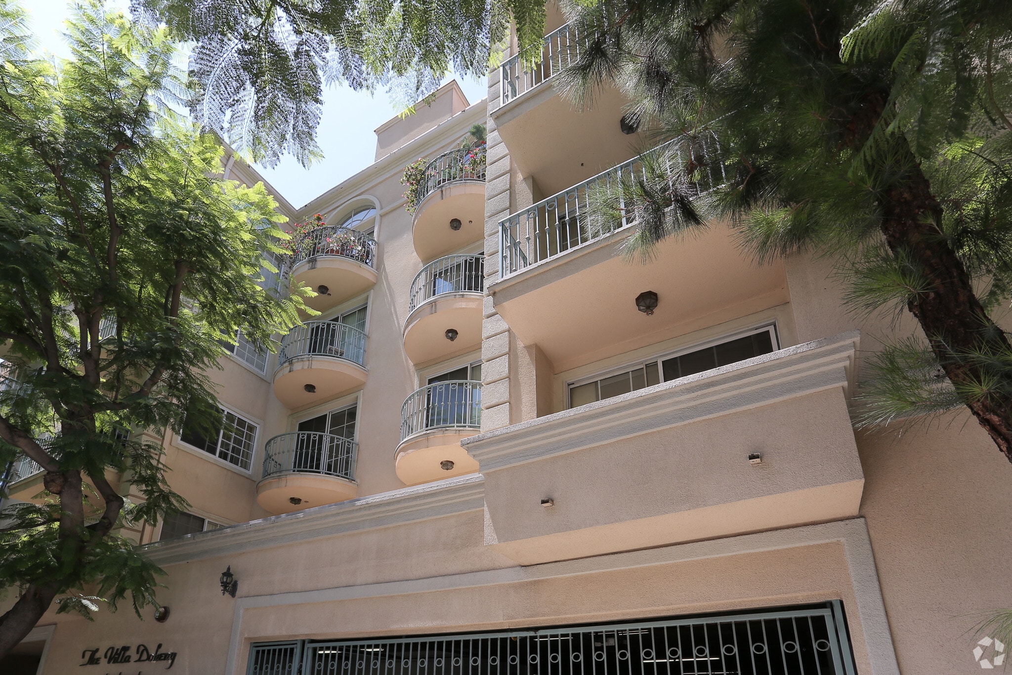 Building Photo - Villa Doheny I & II