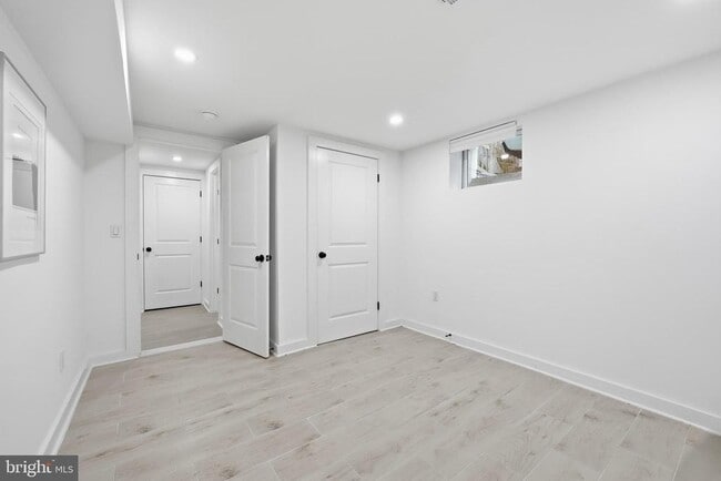 Building Photo - 2211 Franklin St NE