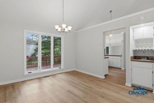 Building Photo - Swanky Brandermill Contemporary Home available NOW