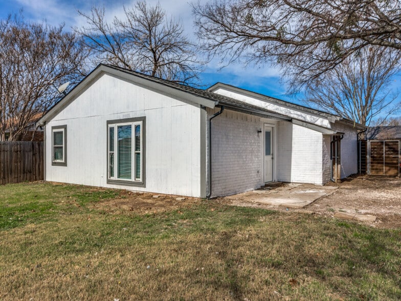 Building Photo - 3821 Horizon Pl