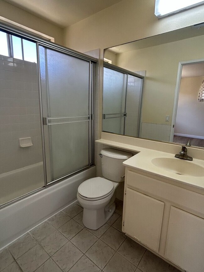 Building Photo - Cozy 3 bedroom Condo in the most demanded neighborhood at City of Alhambra