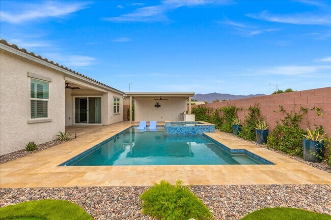 Building Photo - Fabulous Home!