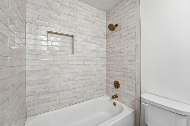 Building Photo - 3211 Park Garden Dr