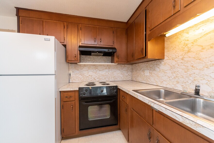 Building Photo - 46 Grove St