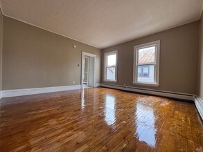 Building Photo - 41 Elm St