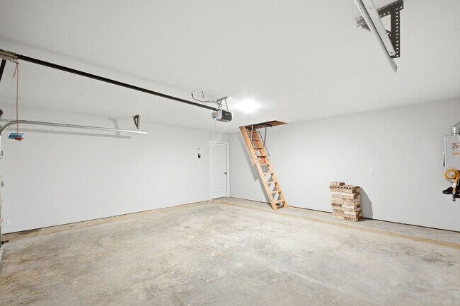 Building Photo - 2106 Villa Flora Ln