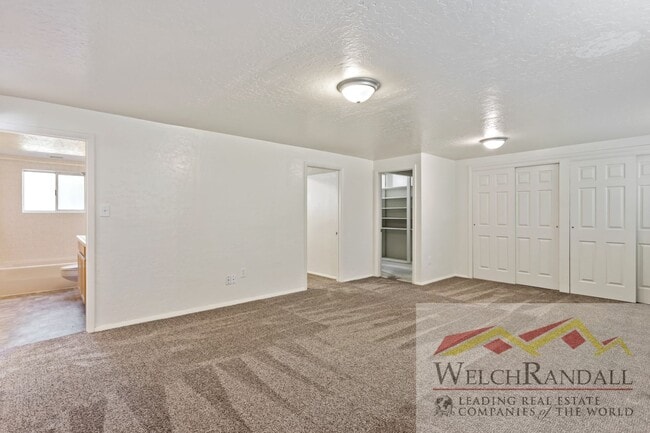 Building Photo - Elegant Layton Home Offering Space, Style,...