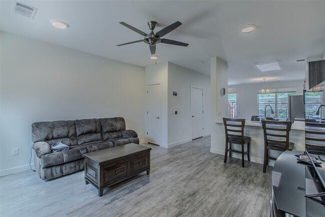 Building Photo - 7805 Cooper Ln