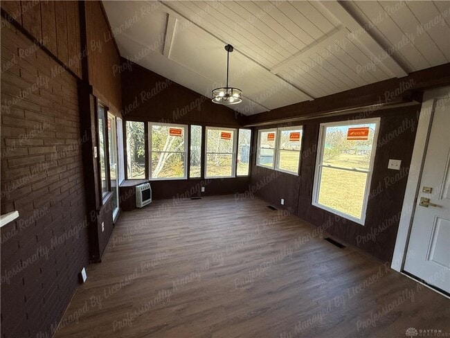 Building Photo - 675 Wright St