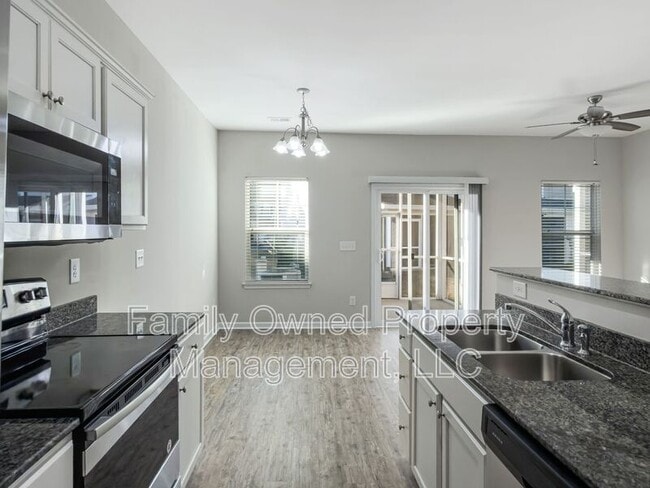 Building Photo - 540 Truman Dr