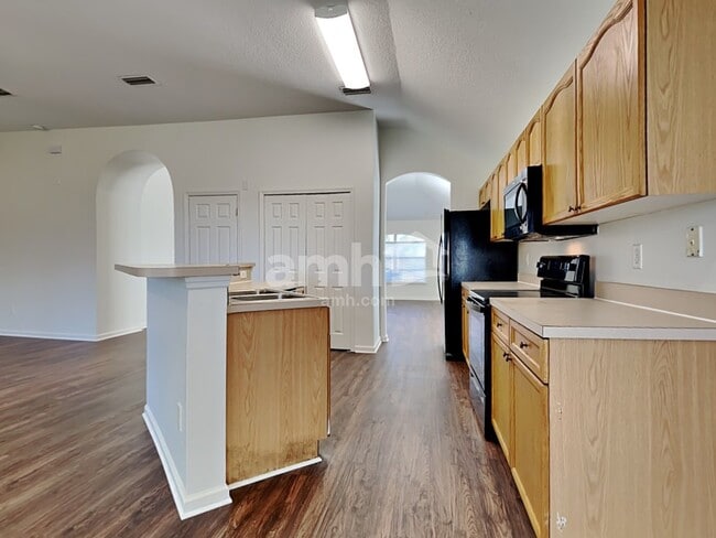 Building Photo - 716 Sid Dr