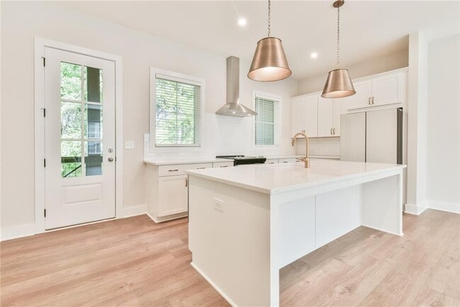 Building Photo - 235 Firefly Cir