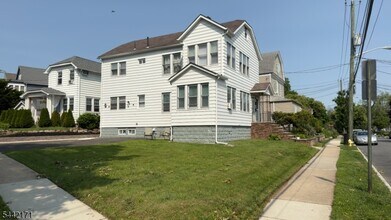 Building Photo - 198 Baldwin St