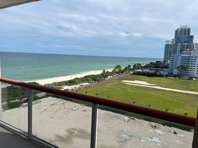 Primary Photo - 6767 Collins Ave