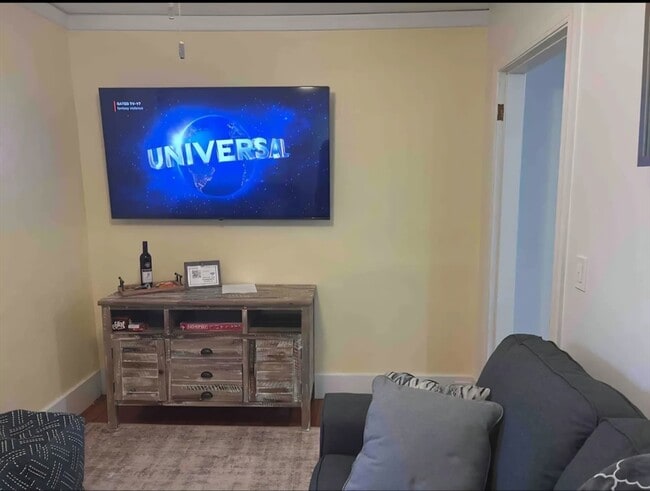 Building Photo - 15 Broadway Ave