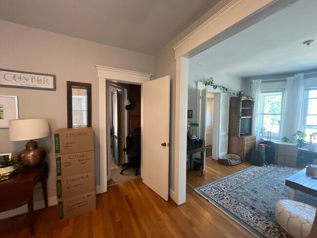 Building Photo - 182-184 Foster Street