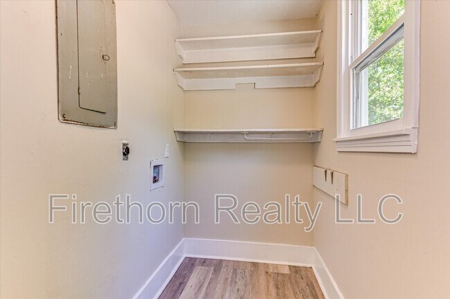 Building Photo - 1026 Weston St