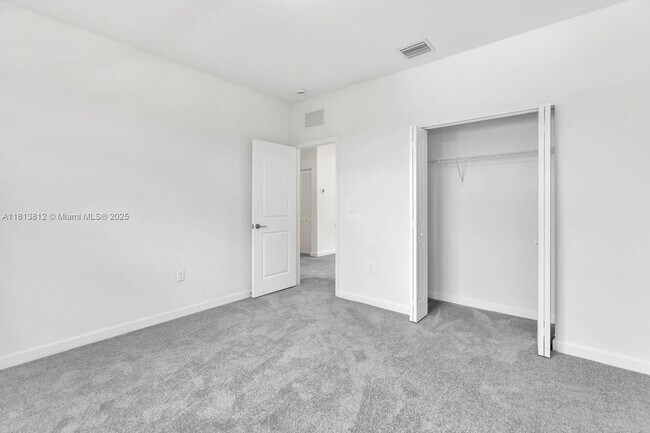 Building Photo - 3050 Park Pl