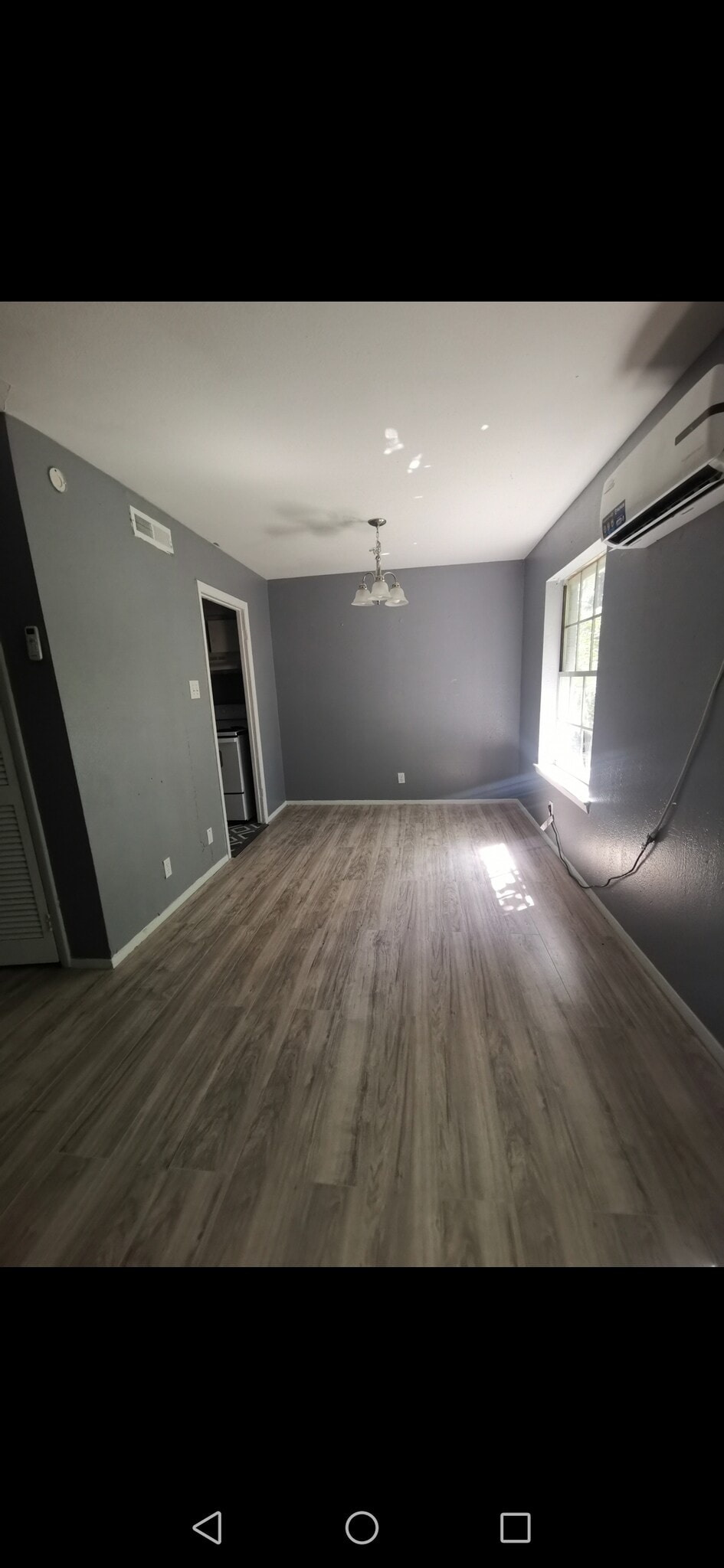 inside house - 539 Moore St S