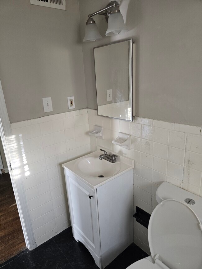 Building Photo - Sells Avenue