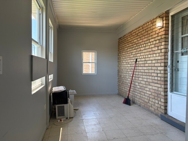 Building Photo - 7323 W Higgins Ave