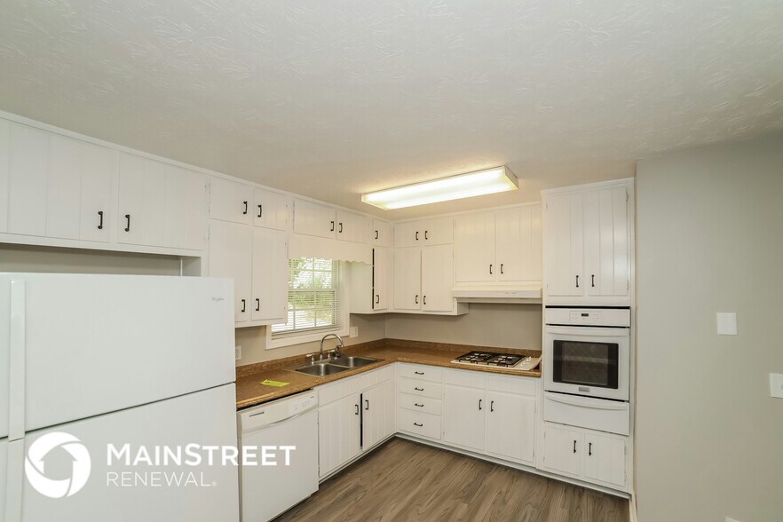 Building Photo - 608 Upland Ridge Dr NW