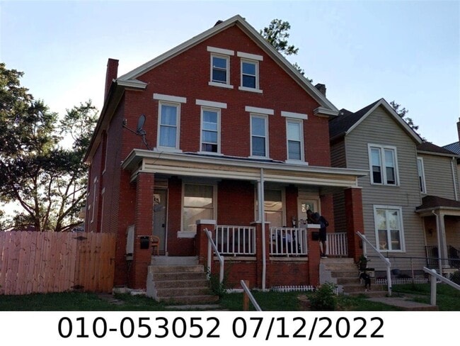 Building Photo - 1005 Oakwood Ave