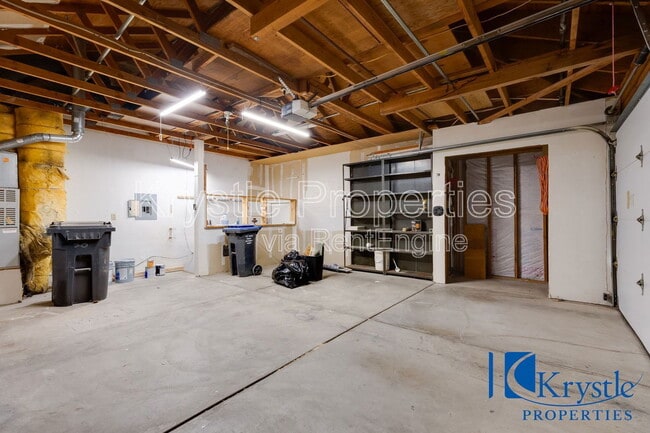 Building Photo - 20 Knoll Dr