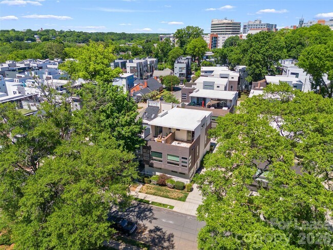 Building Photo - 918 Greenleaf Ave