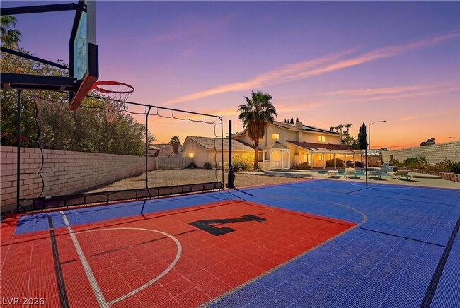 Building Photo - 3321 Basque St