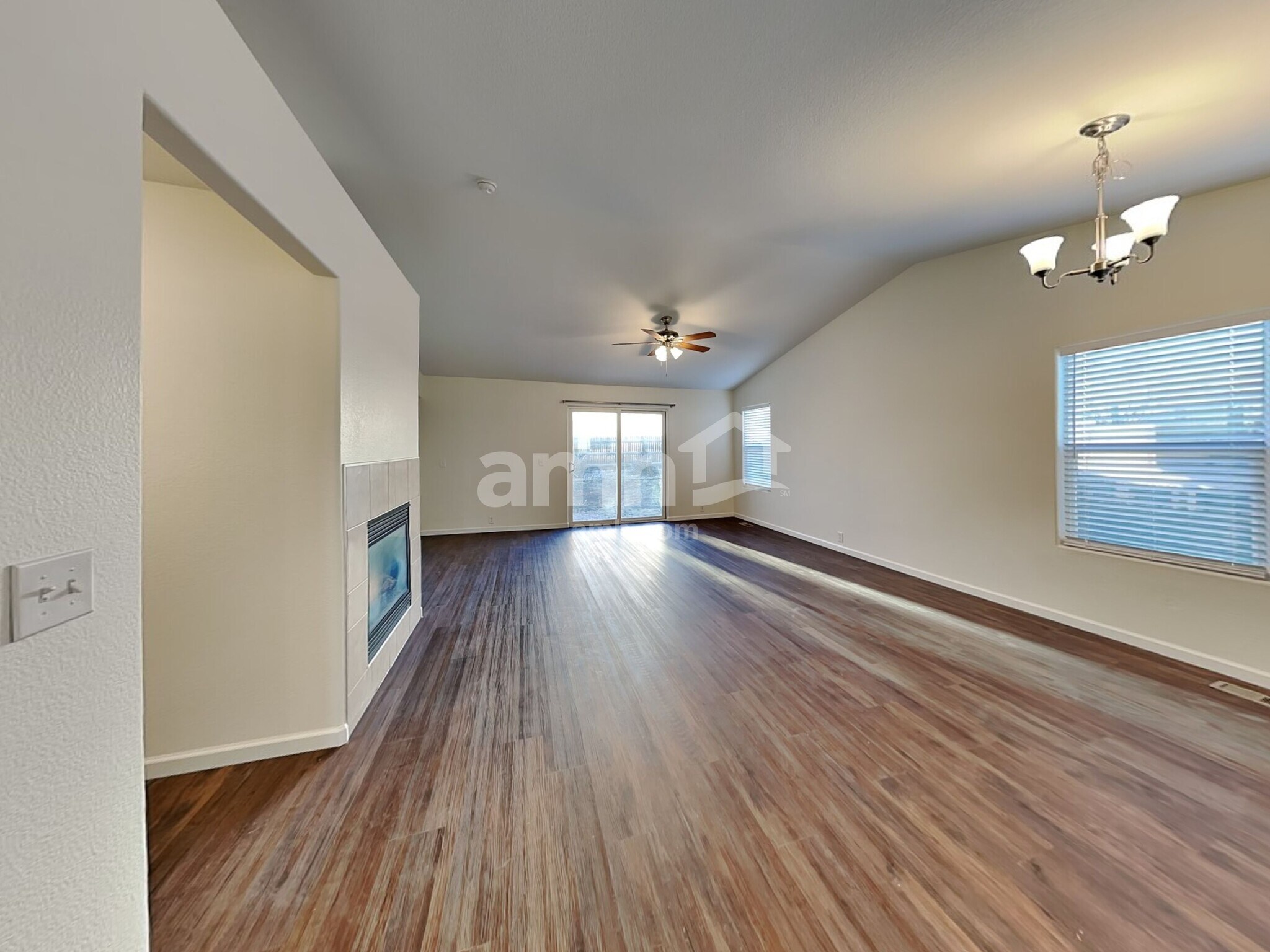 Building Photo - 8444 Sunbow Ct