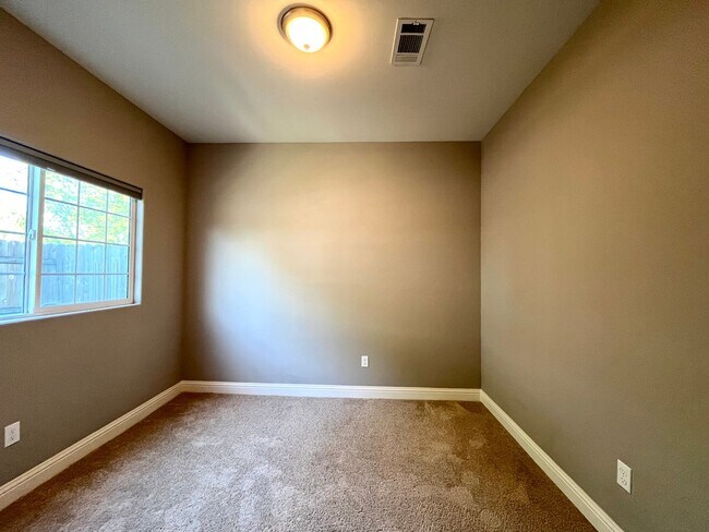 Building Photo - 267 Via las Casitas