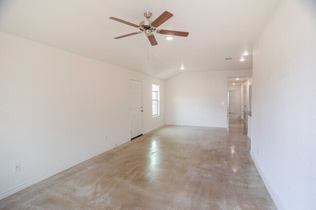 Building Photo - 2306 Duntov Dr