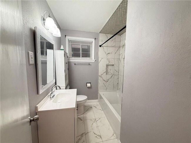 Building Photo - 1385 Cherokee Ave