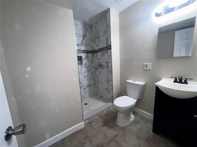 Building Photo - 1822 Harding Ave