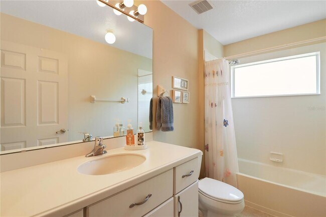 Building Photo - 20846 Queen Alexandra Dr