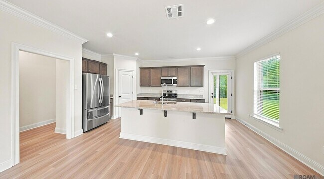 Building Photo - 7211 Kenilworth Crossing Ave