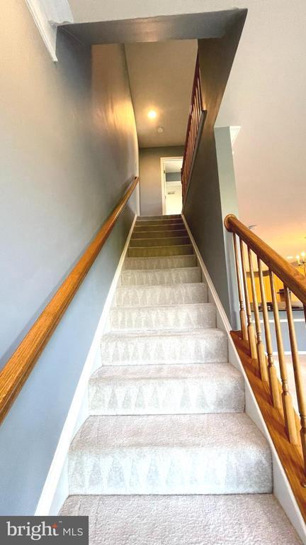 Building Photo - 505 Edmonton Terrace NE