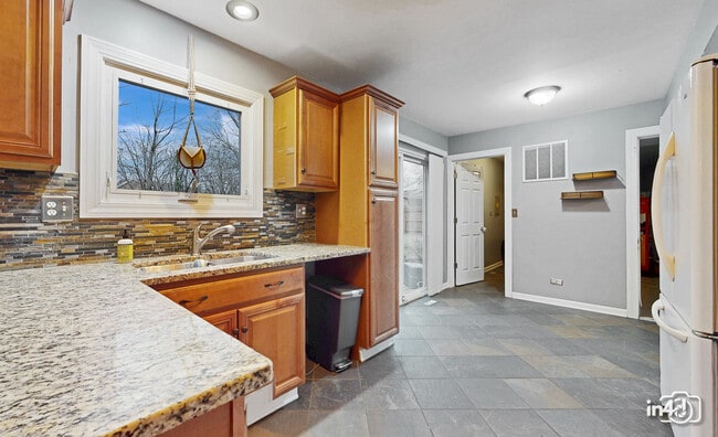 Building Photo - 239 Capitol Dr