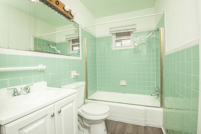 Building Photo - 3051 Dow Dr