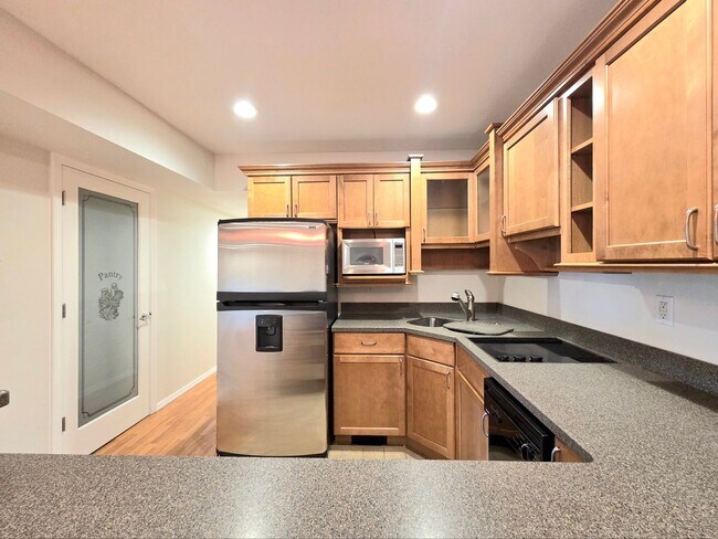 Building Photo - Massive House for Rent on a Cherry Orchard! Rental Options as a 4-bed or as two 2-beds!
