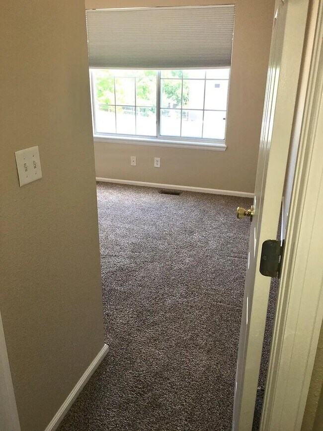 Building Photo - Beautiful 3-Bedroom Home in Rock Creek