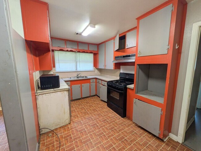 Building Photo - 436 Gardenia Ave