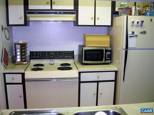 Building Photo - 338 S Pantops Dr