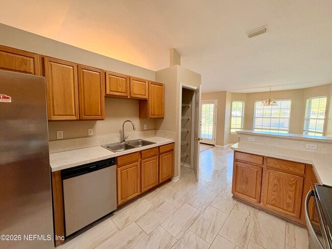 Building Photo - 15677 Moss Hollow Dr