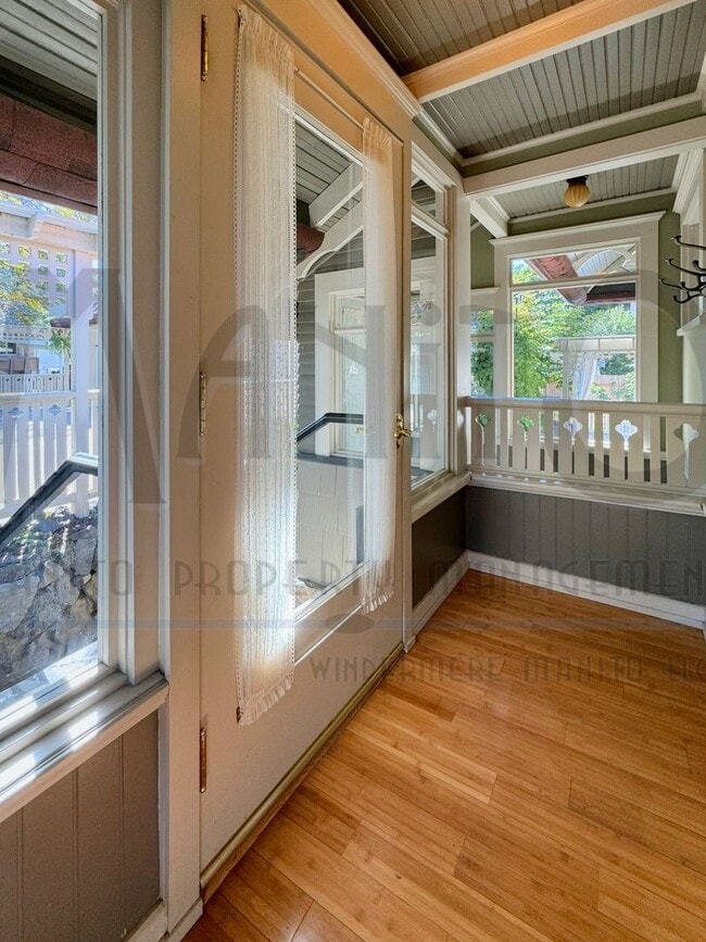 Building Photo - **COMING SOON** South Hill Swank